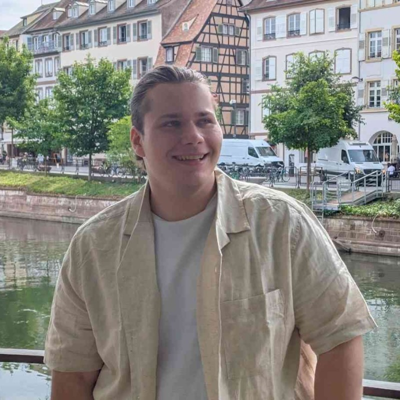 Portrait de Léo Merkel, développeur web